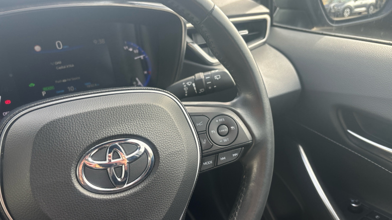 Toyota Corolla 1.8 VVT-i Hybrid Icon Tech 5dr CVT Hybrid Hatchback